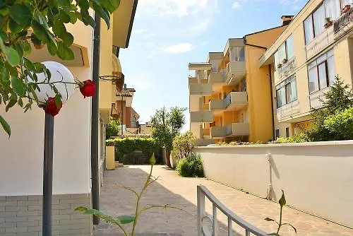 לינה וארוחת בוקר Florinda וירג'יו